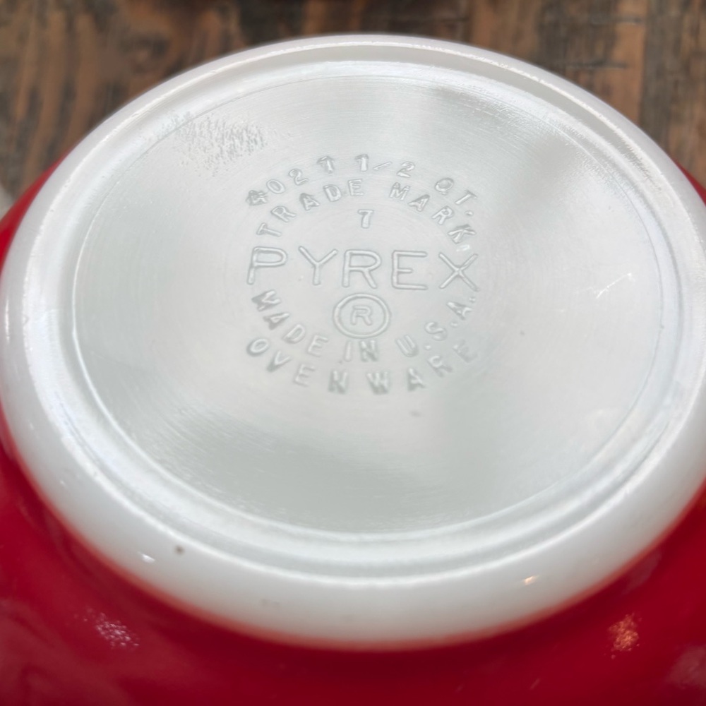 Pyrex 1945 Primary Colors Nesting Bowls Set of Five - Picture 7 of 11
